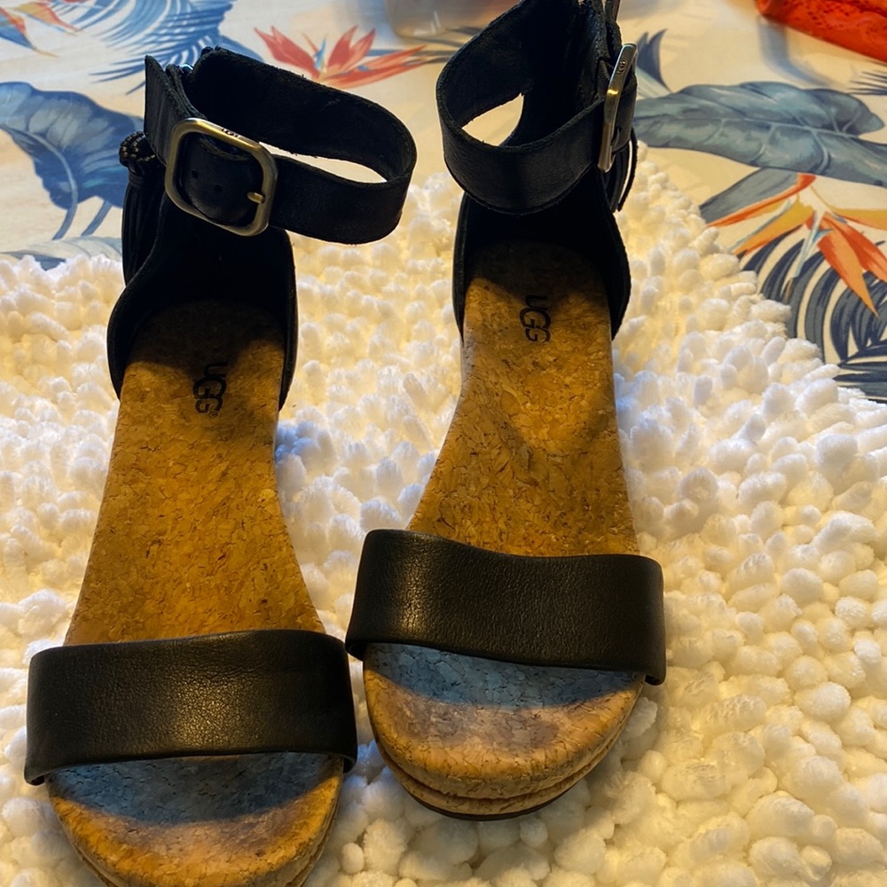 UGG ZOEY sandal